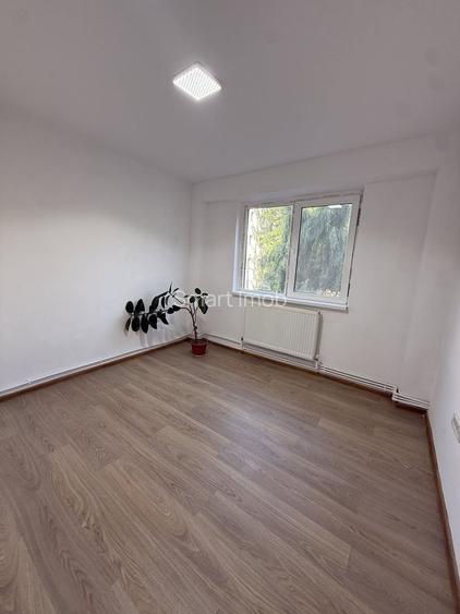 De vânzare apartament 2 camere Nou etaj 1 - 3