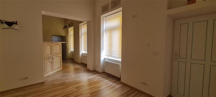 VAND APARTAMENT 3 CAMERE ULTRACENTRAL