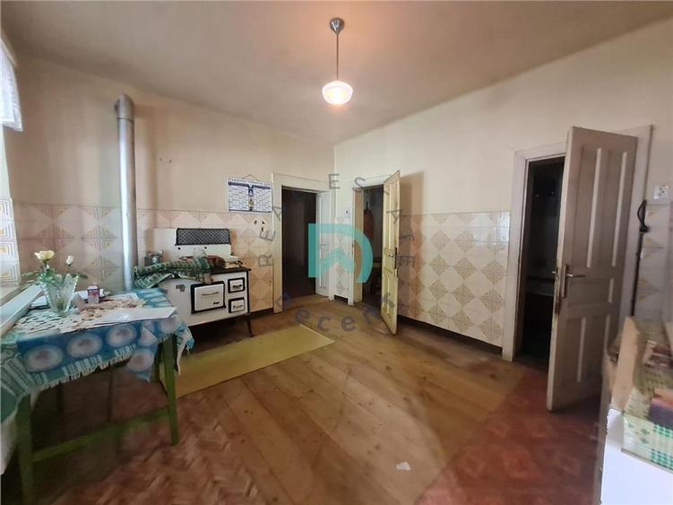 Casa Crizbav, singur in curte, Brasov