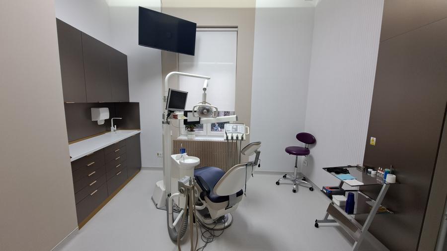 BUSINESS LA CHEIE IN VILA RENOVATA - CLINICA STOMATOLOGICA
