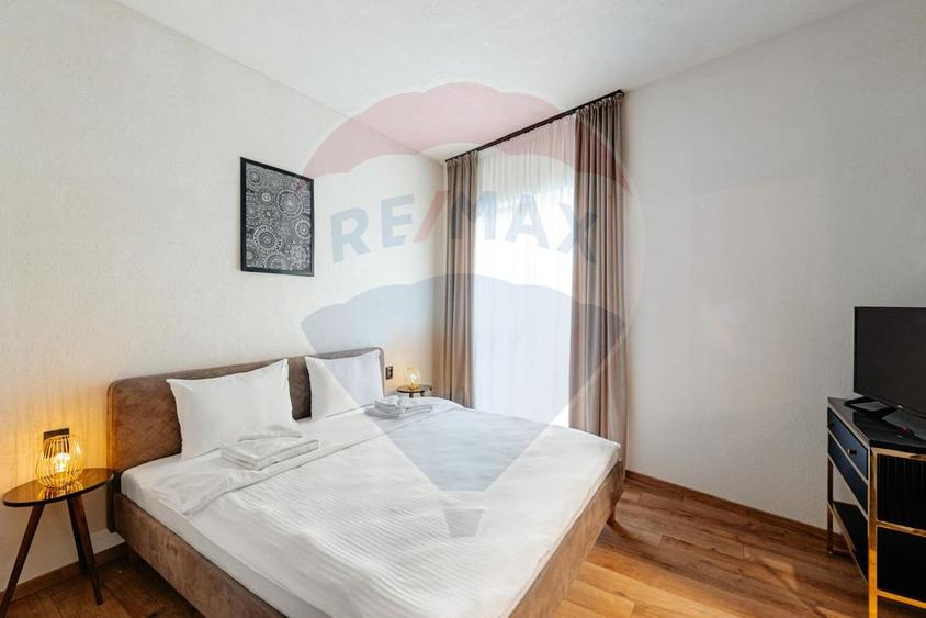 Apartament ultrafinisat cu 3 camere de inchiriat | Semicentral