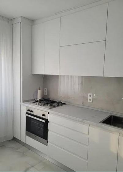 NERVA Traian ,Timpuri Noi, Metrou,bl.1986,et.6/8,amenajat,mobilat,utilat,balcon