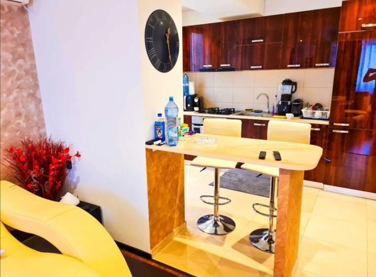 Zona de cluburi - apartament cu 3 camere mobilat si utilat