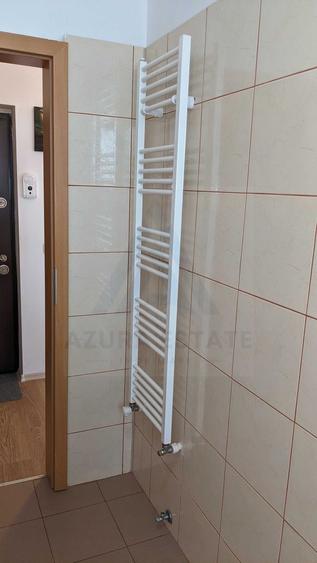 Garsoniera moderna 38 mp utili la parter loc de parcare in Selimbar