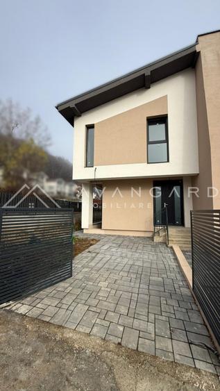 Casa tip Duplex 4 camere, Floresti, zona parcul Poligonului, gradina, parcare