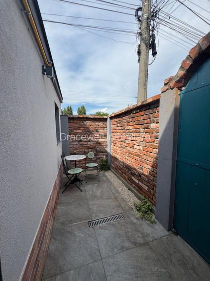 Apartament ultrafinisat două niveluri, 2 terase, semicentral, parcare,zona Paris - 10