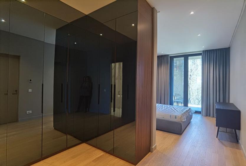 Apartament premium, vedere parc si lac, 2 garaje subterane