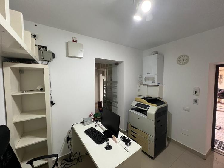 Apartament 3 camere, garaj si boxa - zona Centrala-Prefectura