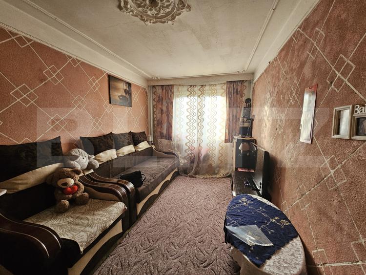 Apartament 3 camere, etaj Intermediar, zona: Podu Ros (Tesatura)
