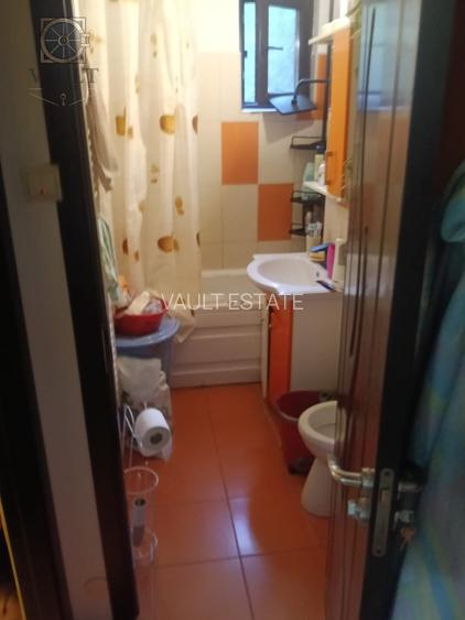 Apartament 3 camere -12 minute de mers  pana la metrou Costin Giorgian - 10