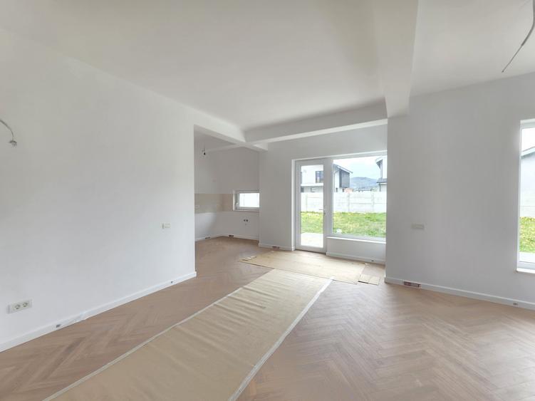 Casa individuala cu 5 camere, teren 600mp, Cristian