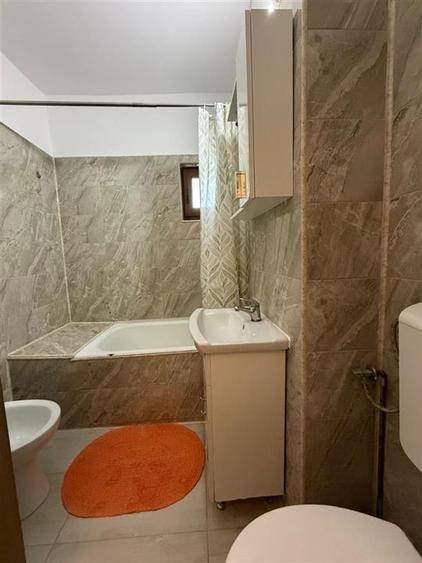 Apartament cu doua camere, de inchiriat, etaj intermediar, in Racadau