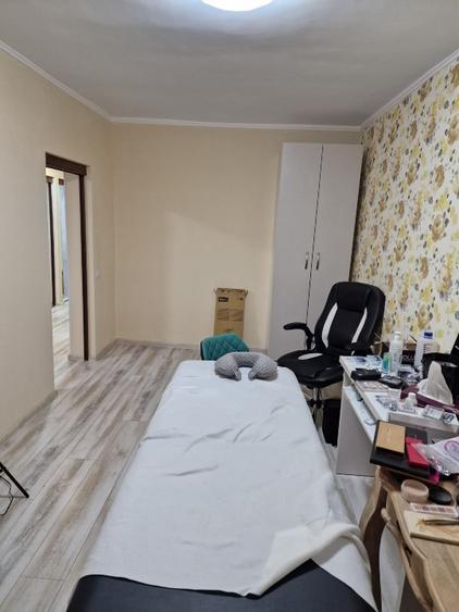 Inchiriez Apartament 2 camere str. 9 Mai, nr.19, stradal