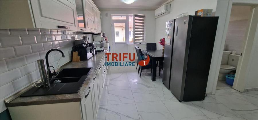 Apartament cu scara interioara 3 camere de vanzare zona Centru