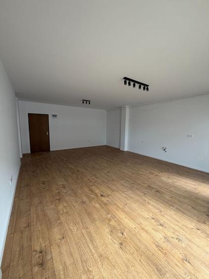 Apartament două camere, finisat nou, zona Eroilor