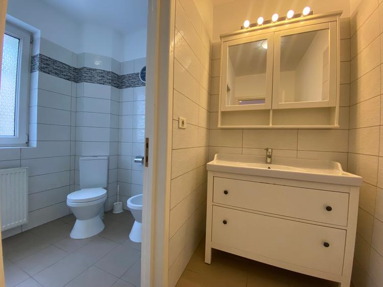Lovely villa for rent for residential use or office space
