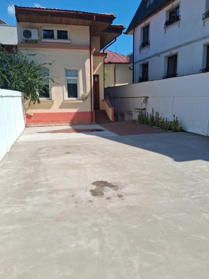 Tineretului metrou D+1+M NEMOBILATA , pretabila birouri/locuit