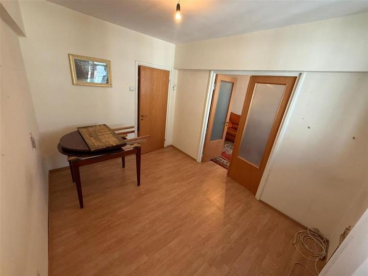 Apartament 3 camere, 68 mp, mobilat, Doamna Ghica, etaj 7, bloc 1975