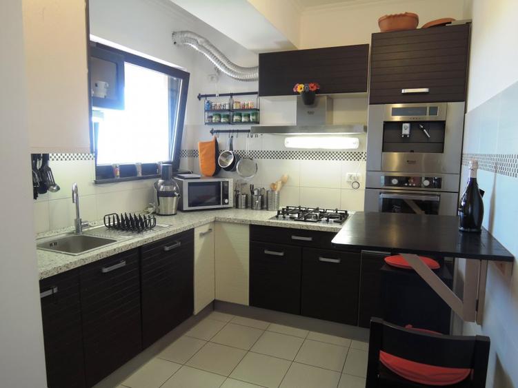 APARTAMENT PREMIUM, MOBILAT, CU PRIVELISTE SUPERBA LA PARC SI LAC!