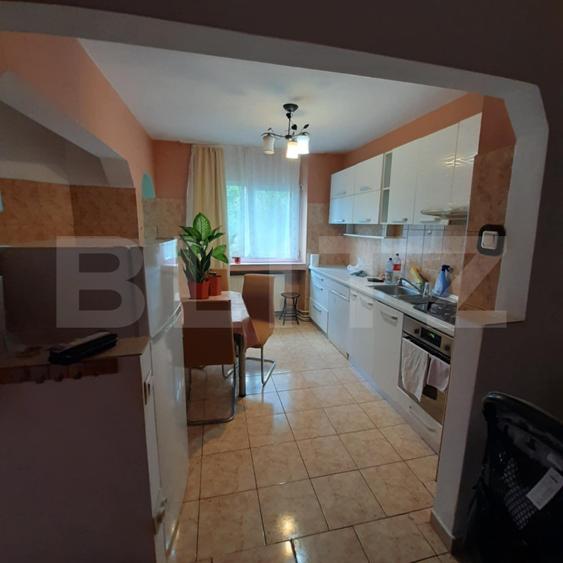 Apartament de vanzare, cu 3 camere, 70 mp, zona M16