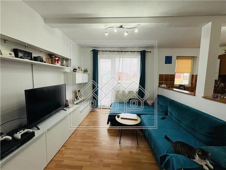 Apartament de vanzare - 3 camere, 2 balcoane - Terezian