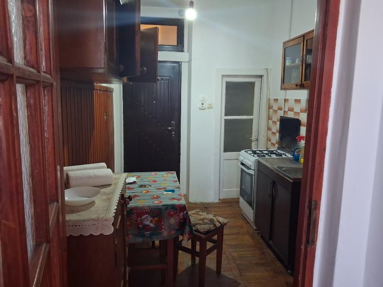 Închireie apartament 2 camere, clădire istorică, zona Iosefin-Sinaia