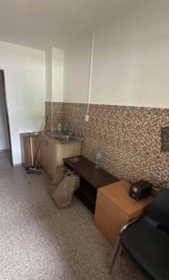 Apartament 2 camere zona Poarta 6 nemobilat 45 mp