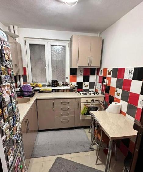 Apartament - 3 camere - decomandat - Obor
