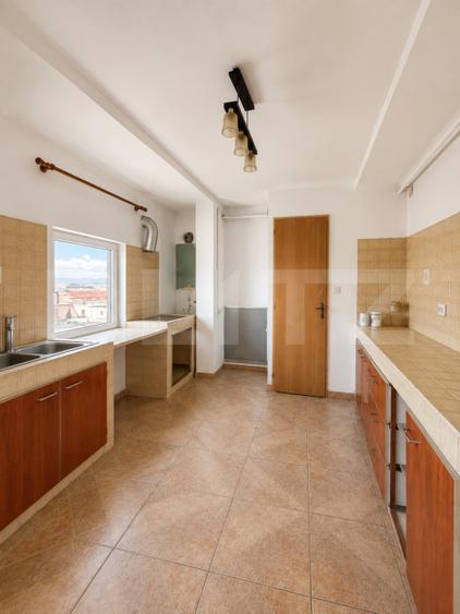 Apartament 4 camere , 143 mp, zona Mihai Eminescu