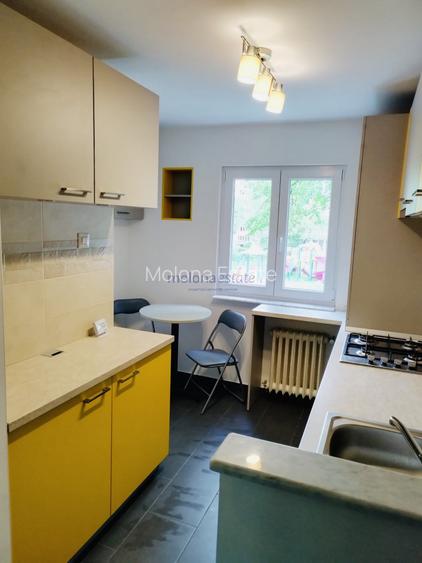 Apartament 3 camere, decomandat, Piață Flora, etaj 1 - 2