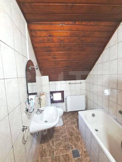 Vilă cu priveliște spre Tâmpa, în zonă liniștită din Brașov