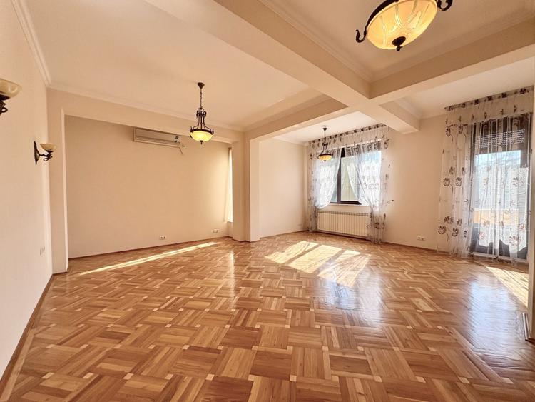 De închiriat Vila Elegantă 8 camere -Pipera Iancu Nicolae