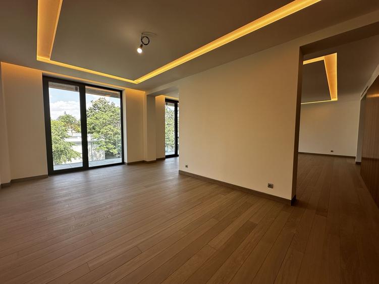 Penthouse Spatios si Rafinat pe Bulevardul Kiseleff
