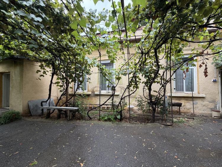 Casa parter, 73mp utili, 200mp teren, zona Centrala