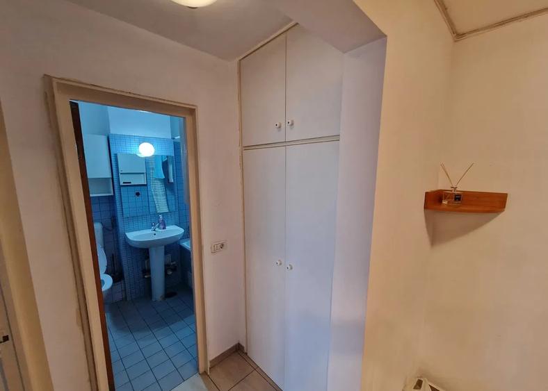 Garsonieră decomandată de închiriat | Etaj 2 | Pajura – Acces Metrou Jiului