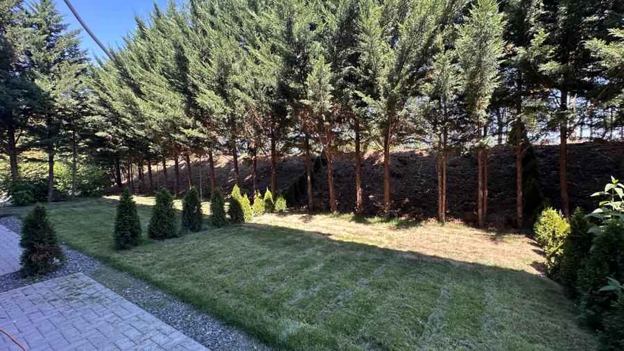 Apartament 3 camere si curte 50mp cartier Davinci Cristian