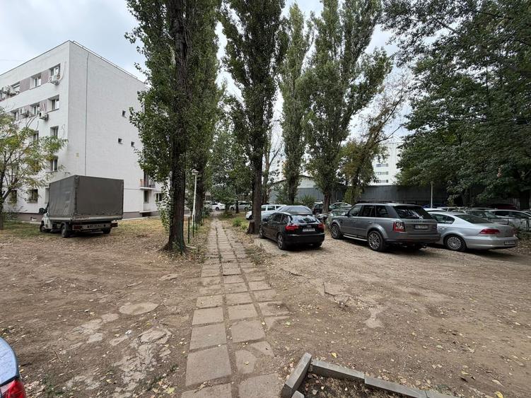 Teren 1.152 mp lângă Metrou Păcii Autorizație Constructie S+P+4