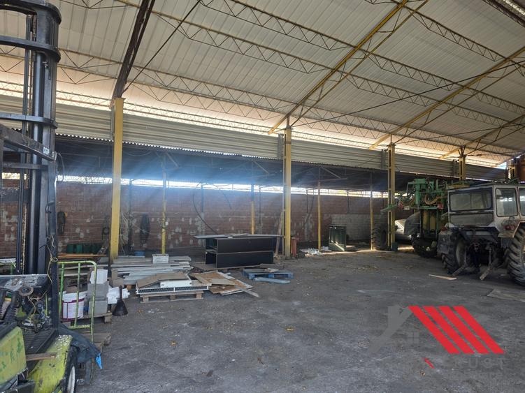 Cheveresul Mare – Platforma betonata, Hala