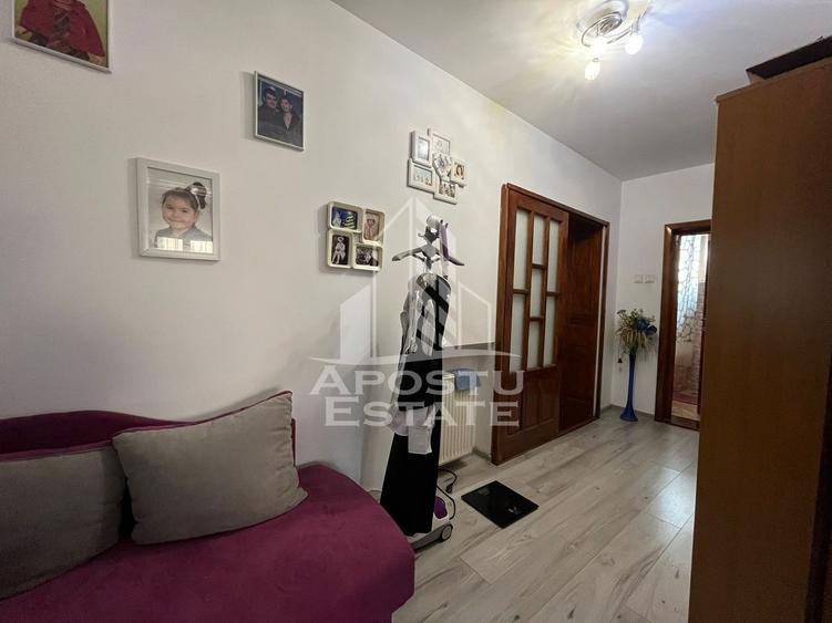 Casa individuala,3 camere, 2 bai, acces auto, garaj,teren 3182 mp