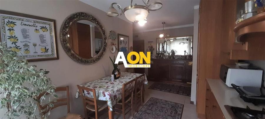 Apartament 3 camere cu scara interioara zona ultracentrala