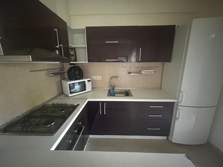 Proprietar, închiriez cu contract ANAF apartament cu 2 camere Giroc