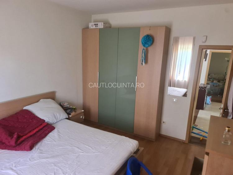 casa curte/ Otopeni/ curte foarte mare/firma rent a car/parcare long t - 4