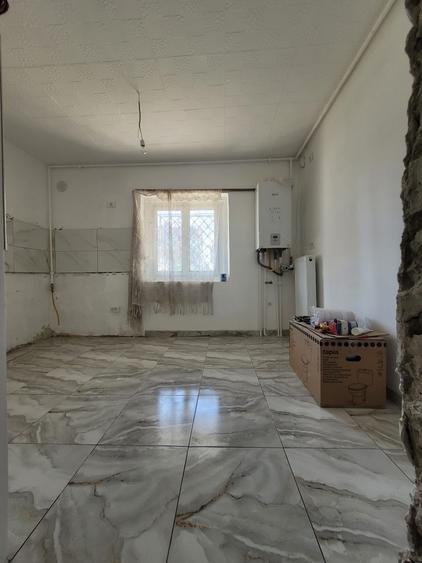 Oltenita-Jud. Calarasi-Apartament 3 camere decomandat
