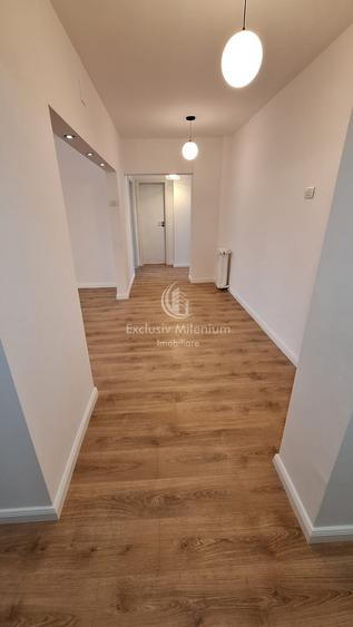 Birouri Etaj 1 / 4 camere Decebal /Piata Muncii Renovat