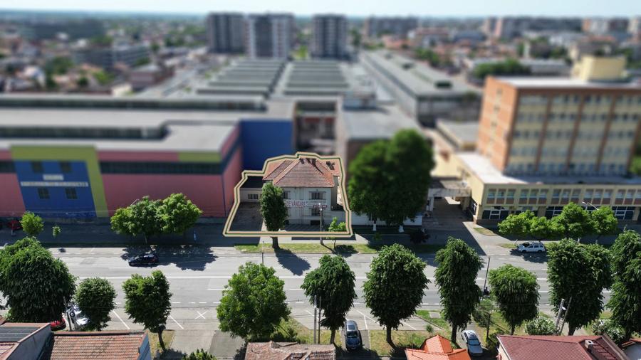 Clădire emblematică rara cu 13 camere pe Calea Victoriei | Ideal locuit/clinică
