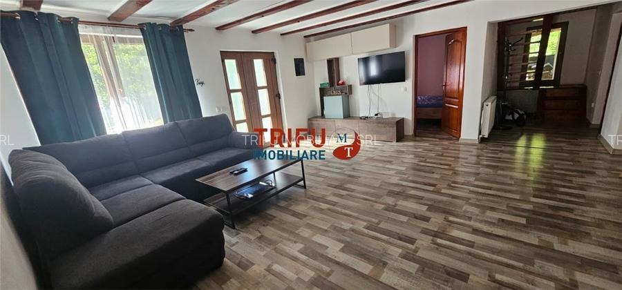 Cabana de vânzare în Intregalde – 5 camere, 1.200 mp teren si ciub - 9