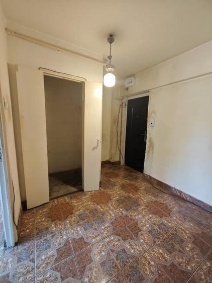 Apartament de vanzare, cu 3 camere spațios, etaj 1, zona Parcul Mara