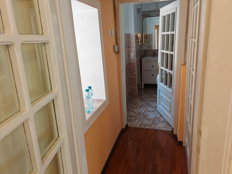 Apartament 3 camere liber la vanzare zona Piata Sfatului