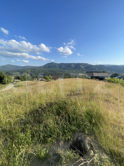 Teren de vânzare – 1251 mp în Colibița, cu panoramă superbă spre munți și lac