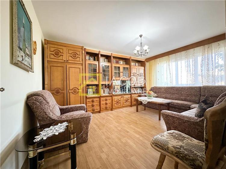Apartament 3 camere de inchiriat – Bacau, Str. Panselelor
